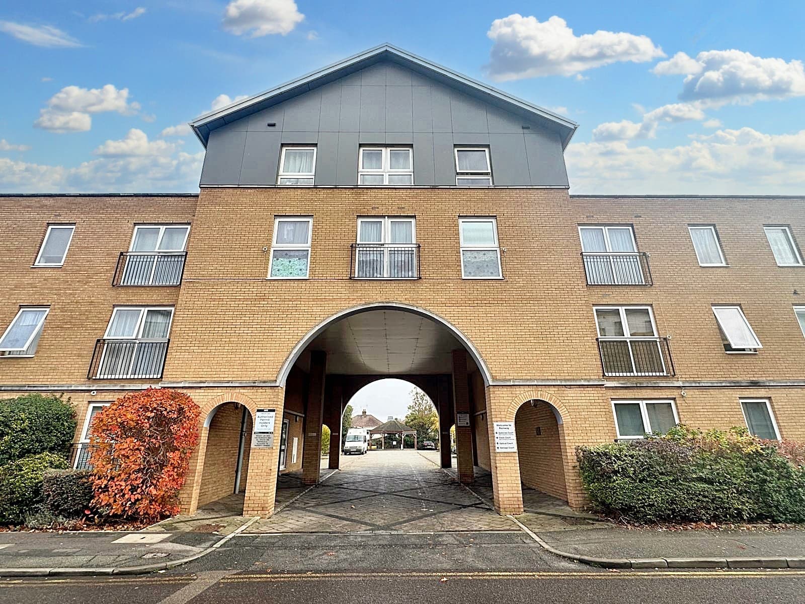 Flat 5, Optical Court, Southend-On-Sea, 16 Kenway, SS2 5DZ