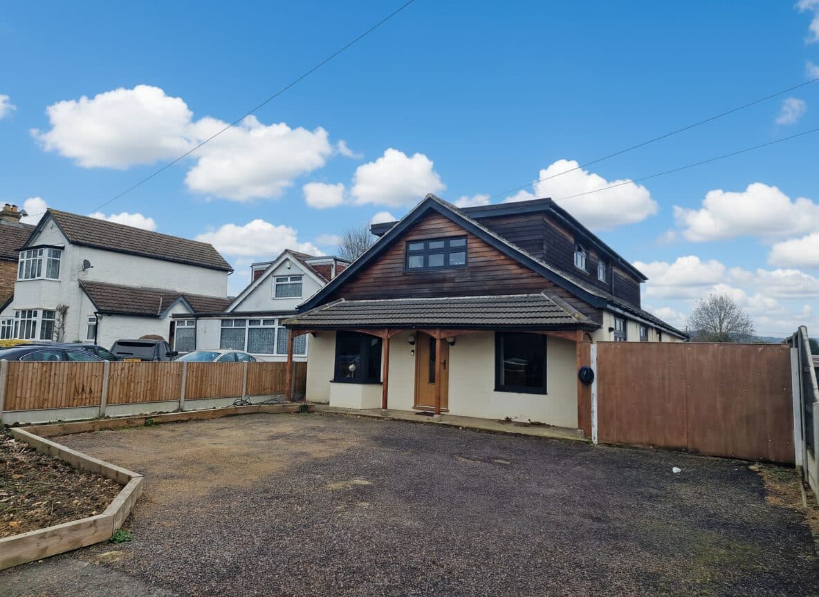 The Moorings, Chatham Road, Maidstone, Sandling, ME14 3AY